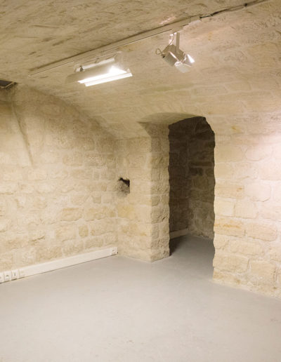 Espace Commines – Basement, exhibition space or reserve – Photo: Alice Lemarin