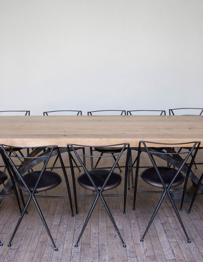 Espace Commines – Mezzanine, table et chaises pliantes – Photo : Alice Lemarin