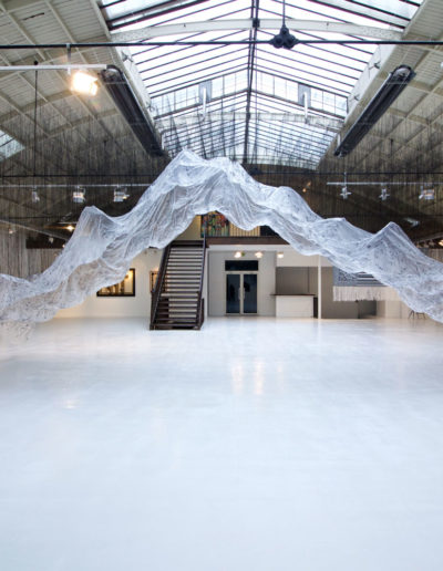Exposition « Vide et Plein », Maison Bleu Studio. Détail de l'installation d'Onishi Yasuaka. Espace Commines, 2015