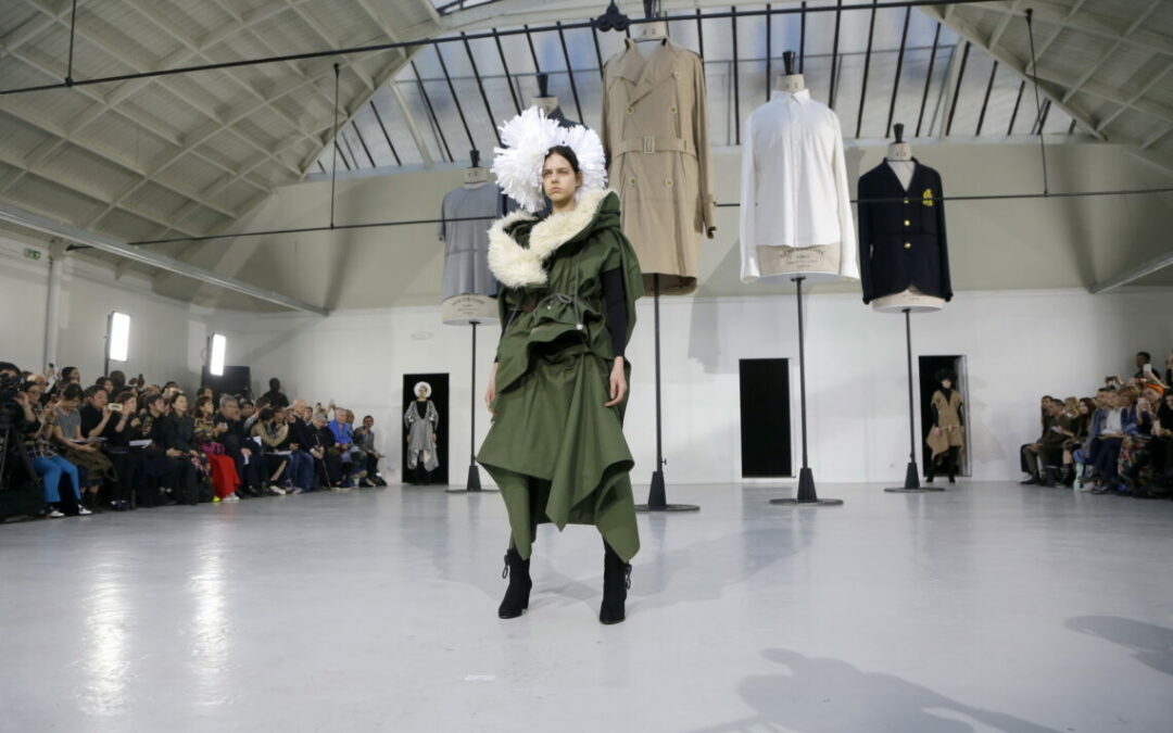 Défilé ANREALAGE, collection automne-hiver 2019–2020, Espace Commines 2019. Crédit photo : © EYESIGHT – Mathias Wendzinski