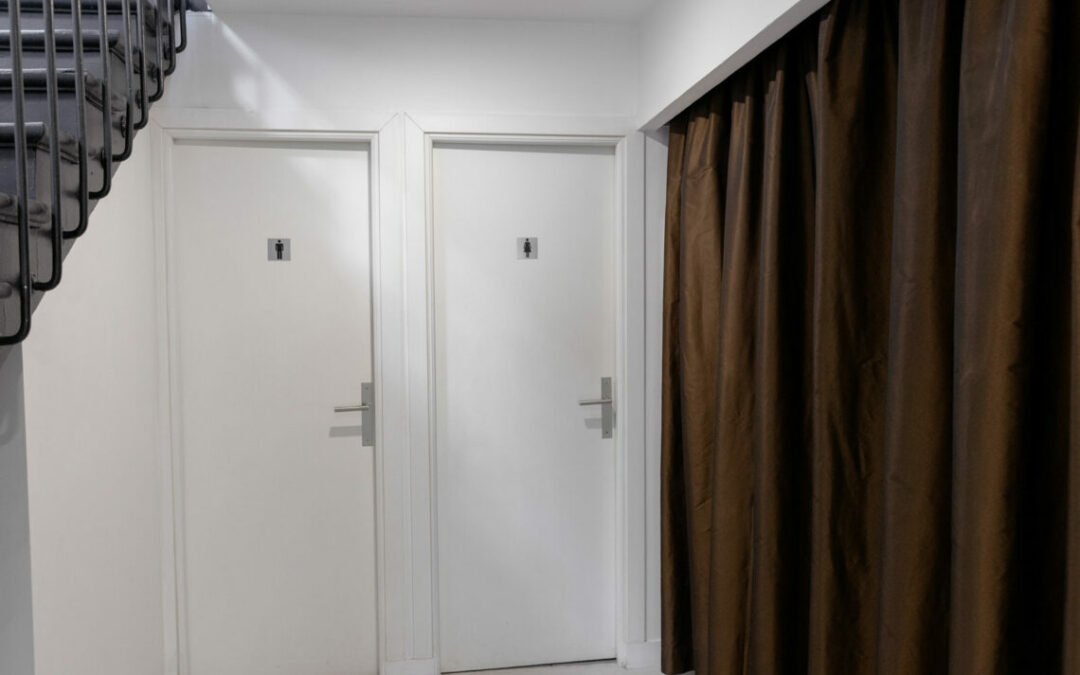Espace Commines – Sanitaires sous-sol – Photo : Alice Lemarin