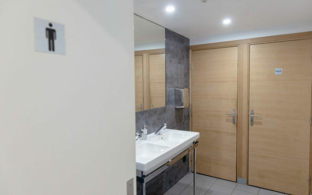 Espace Commines – Sanitaires sous-sol – Photo : Alice Lemarin