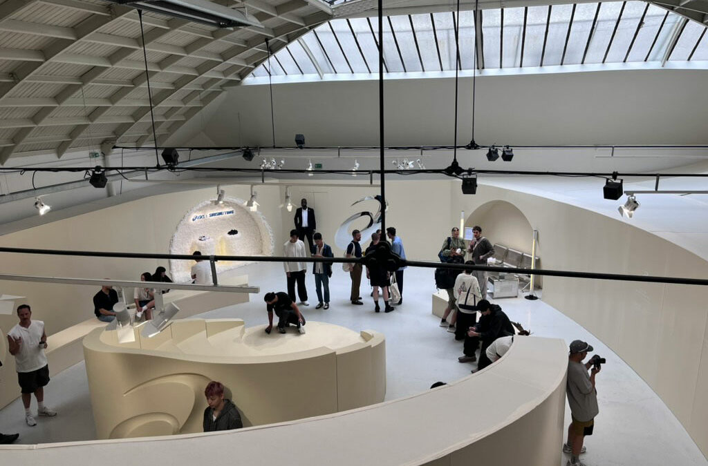 Pop-Up Asics Paris FW. Production Double-Dragon. Espace Commines 2025